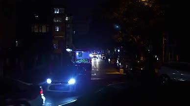 夜晚街道车灯车辆灯光视频的预览图